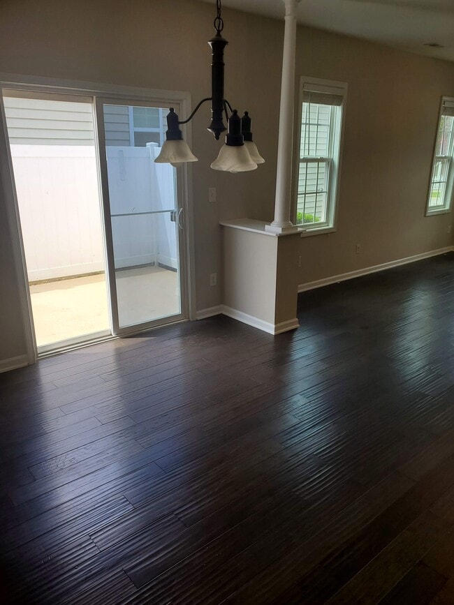 Vista del comedor 2 - 101 Scuppernong Way