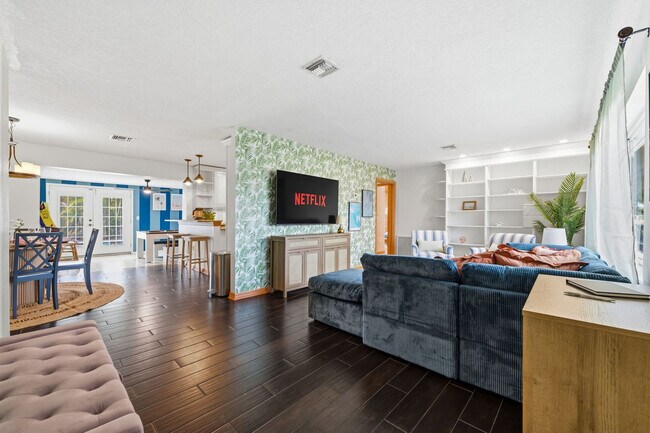 Foto del edificio - 1132 Gershwin Dr