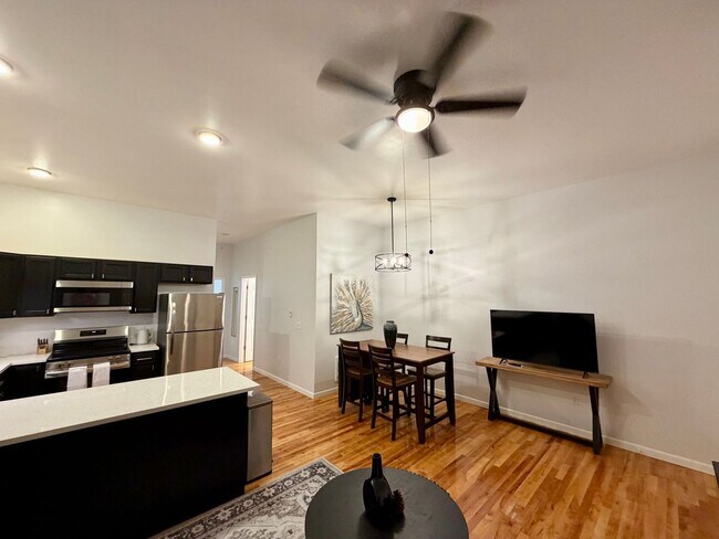 Foto del edificio - 719 N 3rd Ave