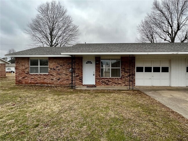 Photo - 2004 Horseshoe Dr Apartment