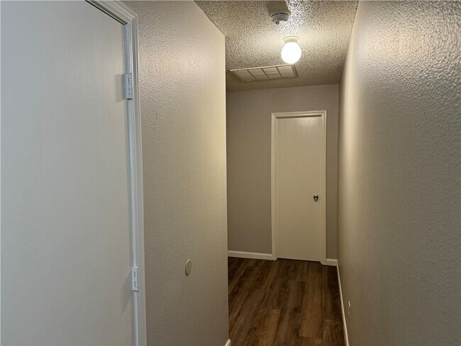 Foto del edificio - 1114 Mockingbird Ln