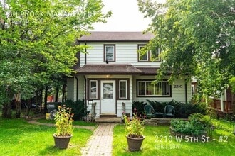 Building Photo - 2210 W 5th St