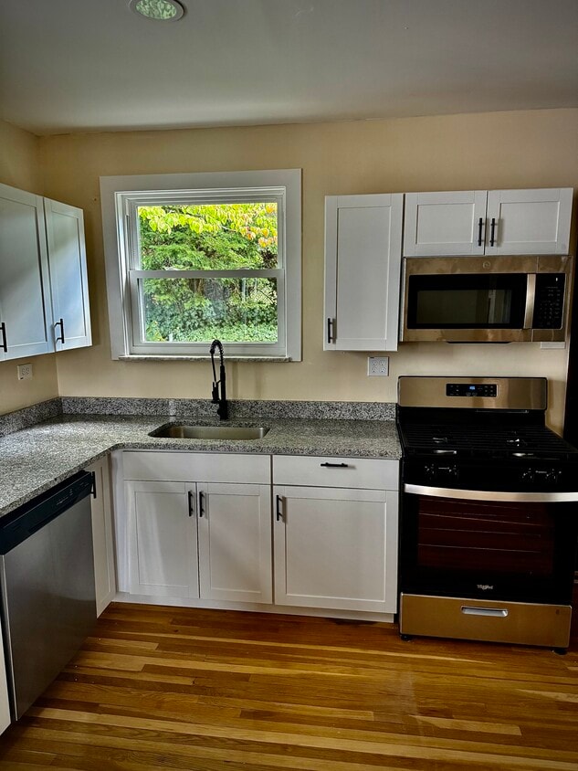 Kitchen - 2024 Perrysville Ave