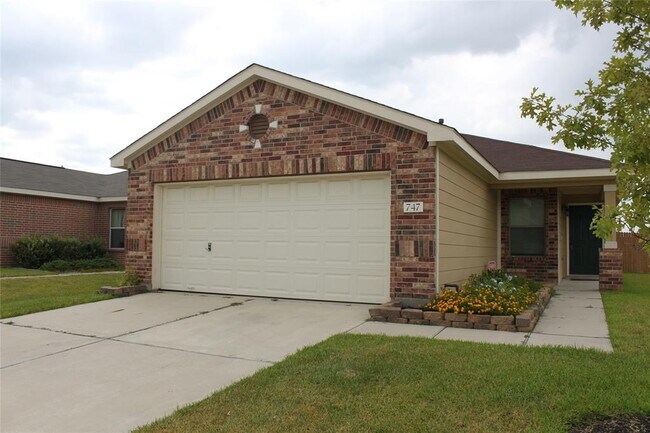 Foto del edificio - 747 Sweet Flower Dr