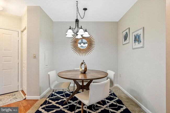 Foto del edificio - 2204 Westcourt Ln