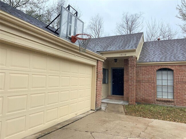 Foto del edificio - 15110 Howland St