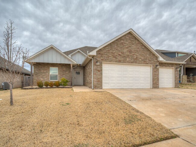 Foto del edificio - 4 Bedroom + Yukon Schools