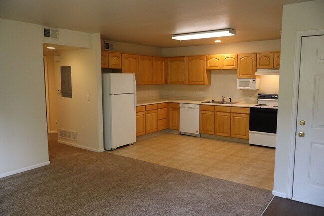 Building Photo - Comfort & Convenience in South Fort Collin...