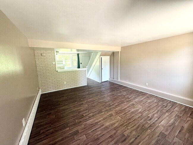 Foto del edificio - 6331 104th St