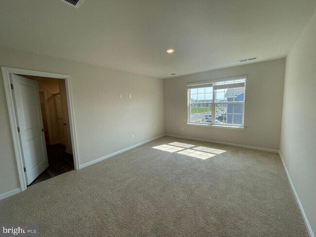 Building Photo - 168 Hamstead Dr