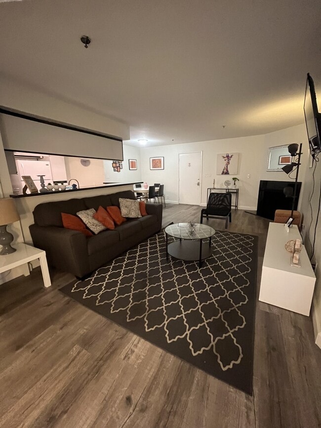 Building Photo - Casa El Cerrito