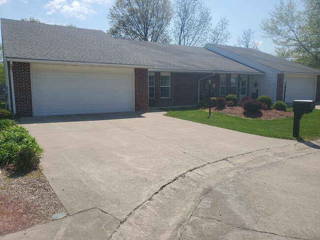 Double car garage with opener - 629 Franklin Ave