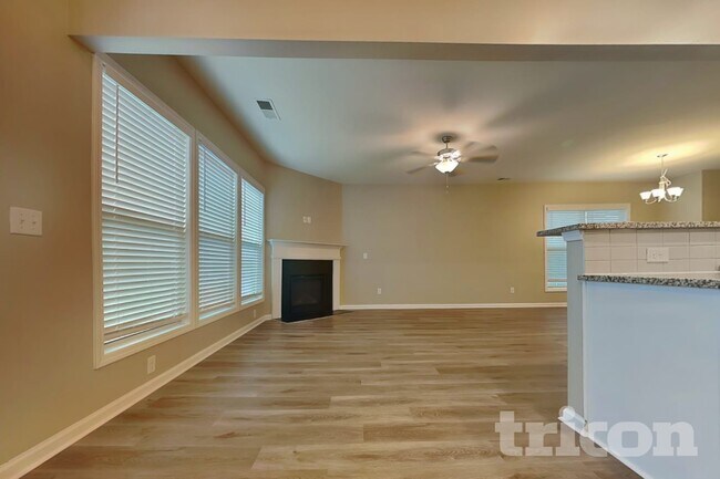 Foto del edificio - 3440 Baylor Cir