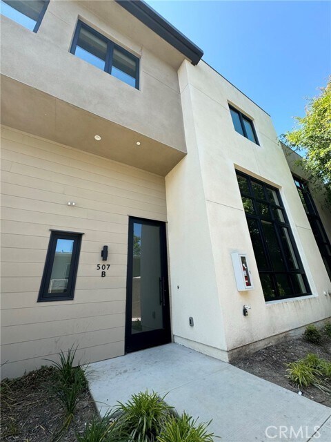 Primary Photo - 507 N Santa Anita Ave