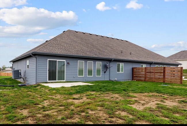 Building Photo - 22953 Cayuse St