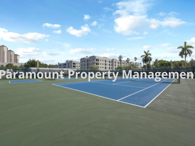 Building Photo - Luxury Condo in Downtown Fort Myers-Riverf...