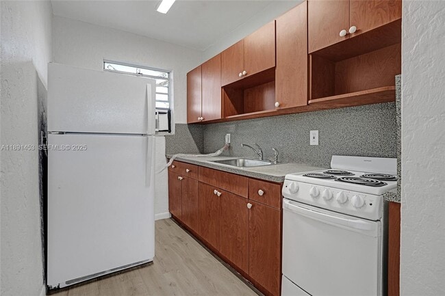 Building Photo - 14100 NW 24th Ct