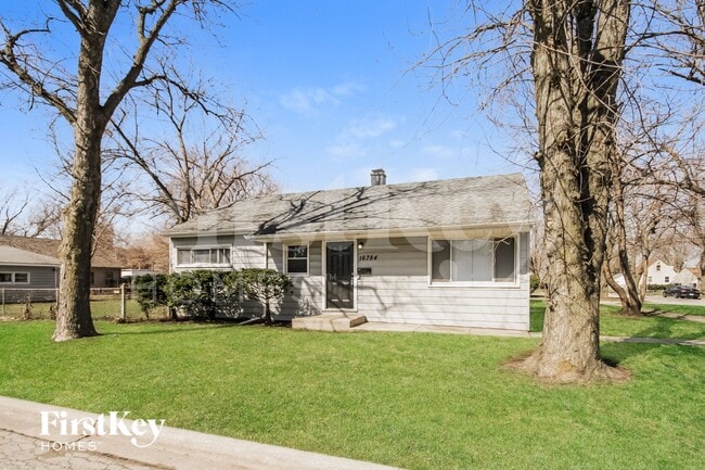Foto del edificio - 16784 Bulger Ave