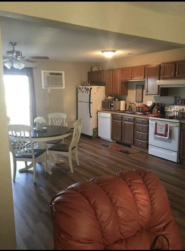 Primary Photo - 1327 Hardrock Ln