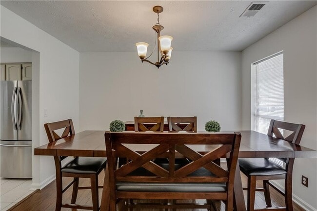 Building Photo - 4201 E Meadow Dr