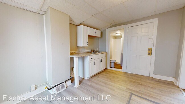Foto del edificio - 1 br, 1 bath Apartment - 3409 W.60th St. 3...