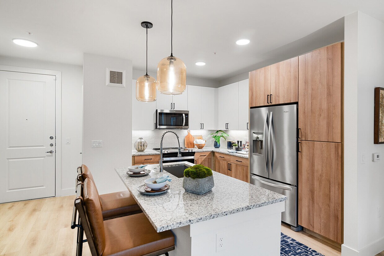 Cortland at Castle Hills Apartments in Lewisville, TX