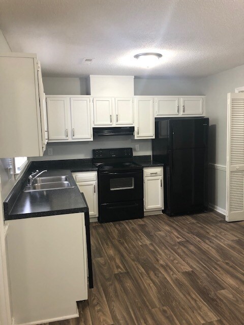 Foto del edificio - 4411 Graceland Ct