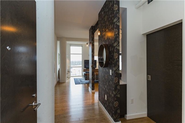 Building Photo - 2115 Yeaman Pl