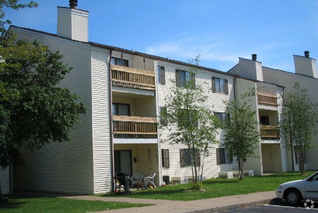 Building - Foxfire West Apartments