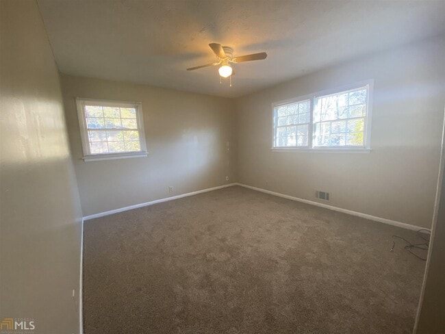 Building Photo - 2034 Deerfield Run