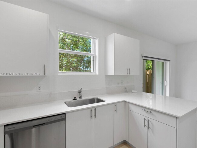 Building Photo - 106 SW 184th Pl