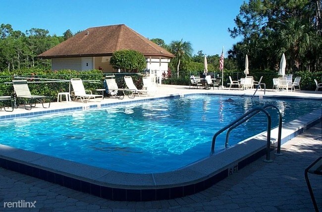 Building Photo - 3 br, 2 bath Condo - 532 Lake Louise Cir