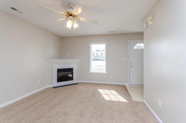 Foto del edificio - Nice 2 Bedroom Townhome - 348 Winners Circ...
