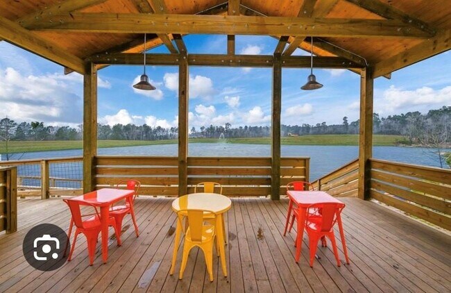 Foto del edificio - 748 Wedgewood Pk