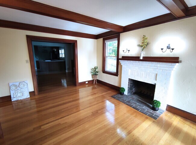 Family Room - 81 Columbus Ave