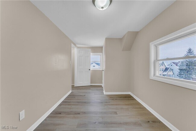 Foto del edificio - 7611 Newport Ave