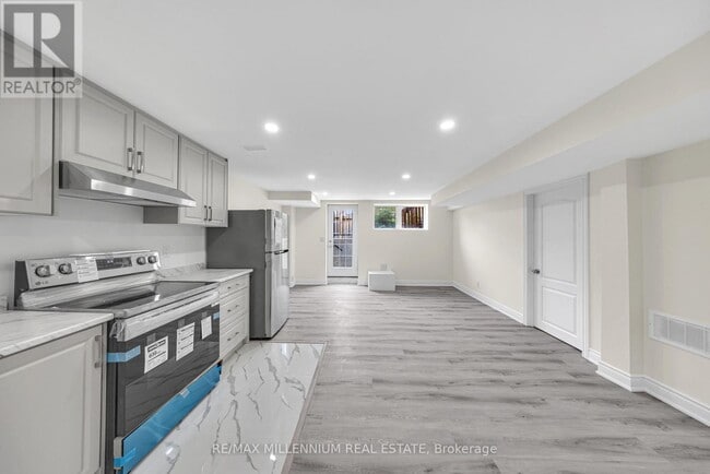 Building Photo - 177 Hyperion Ct