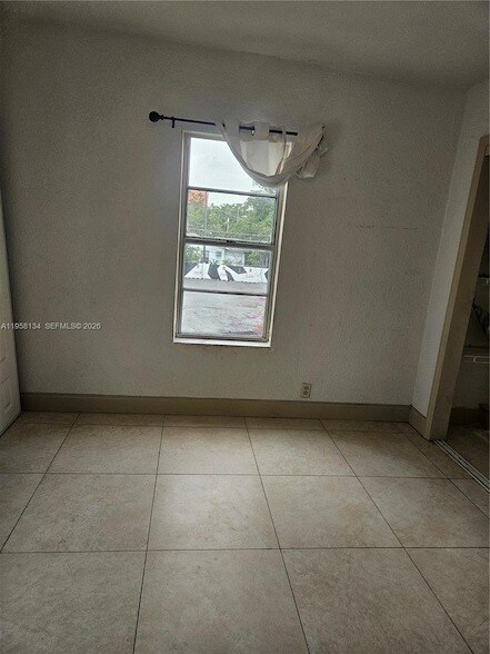 Foto del edificio - 2952 NW 5th Ave