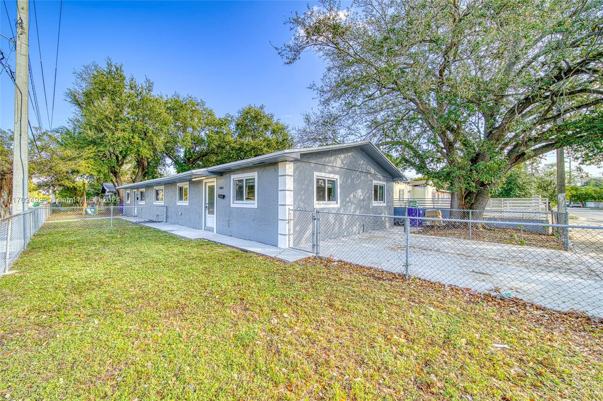 Foto principal - 543 NW 58th St