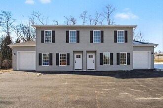 Building Photo - 1355 Valley Green Rd