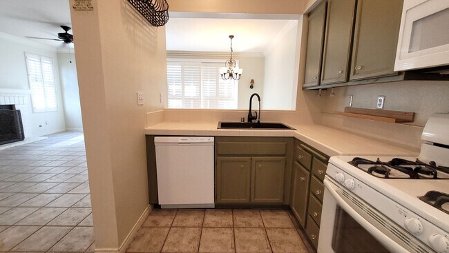 Foto del edificio - Spacious Carmel Valley Townhome