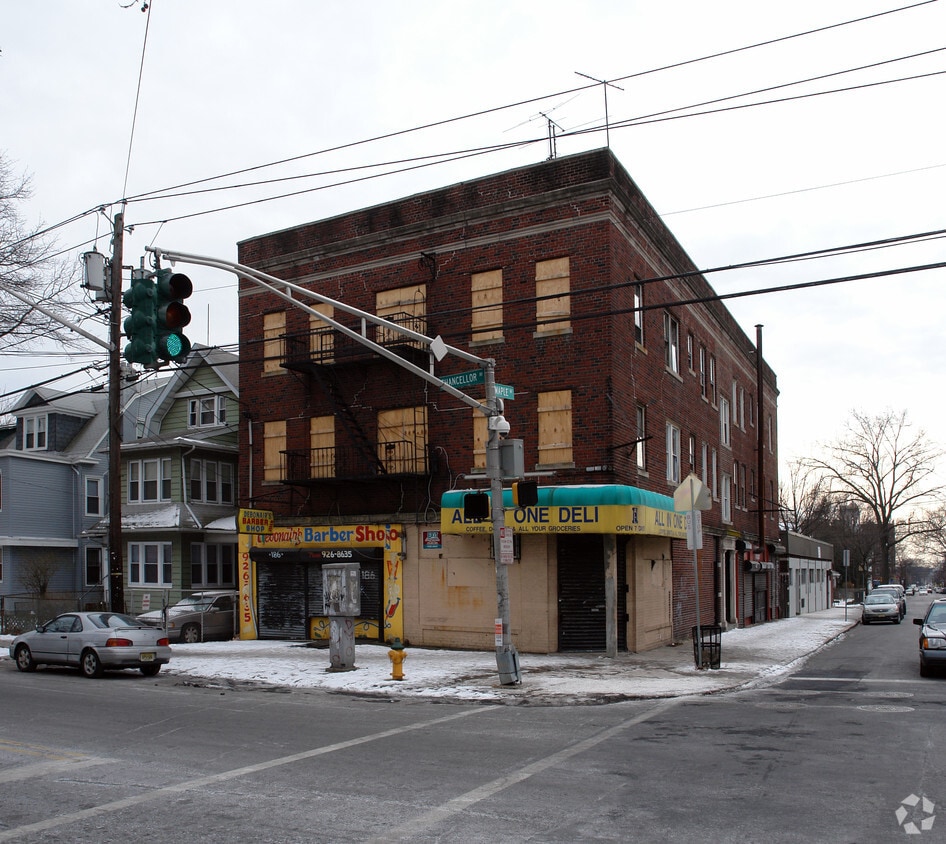 Primary Photo - 186 Chancellor Ave