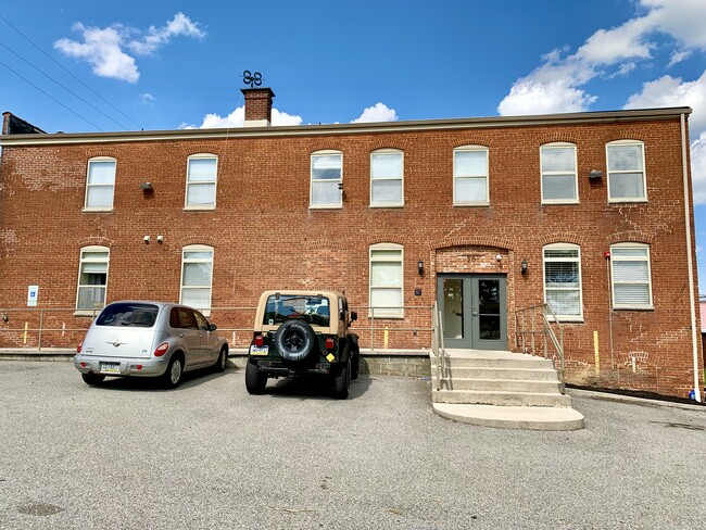Building Photo - 20 S Franklin St