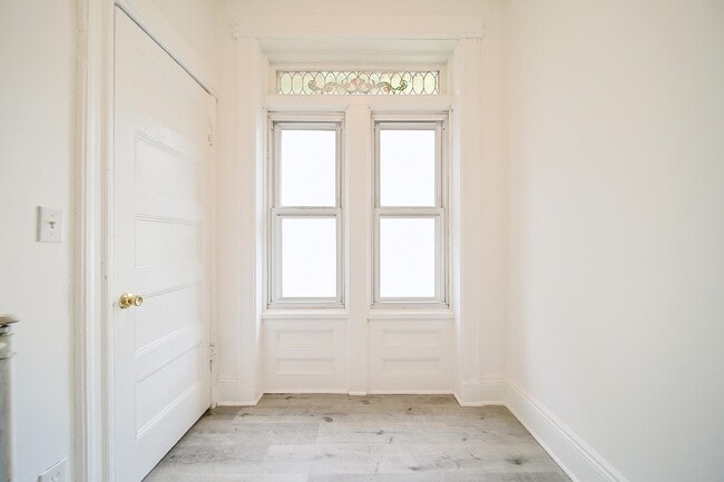 Building Photo - 5302 Hudson Ave
