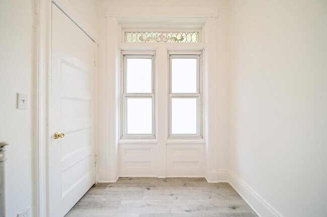 Foto del edificio - 5302 Hudson Ave