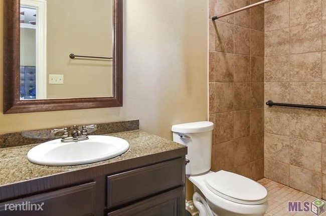Building Photo - 1 br, 1 bath  - 888 S Kenilworth Pkwy Apt 4D