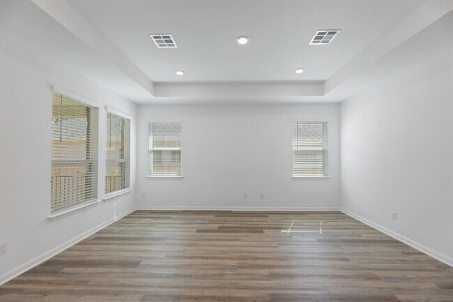 Building Photo - 117 Grn Knl Ln