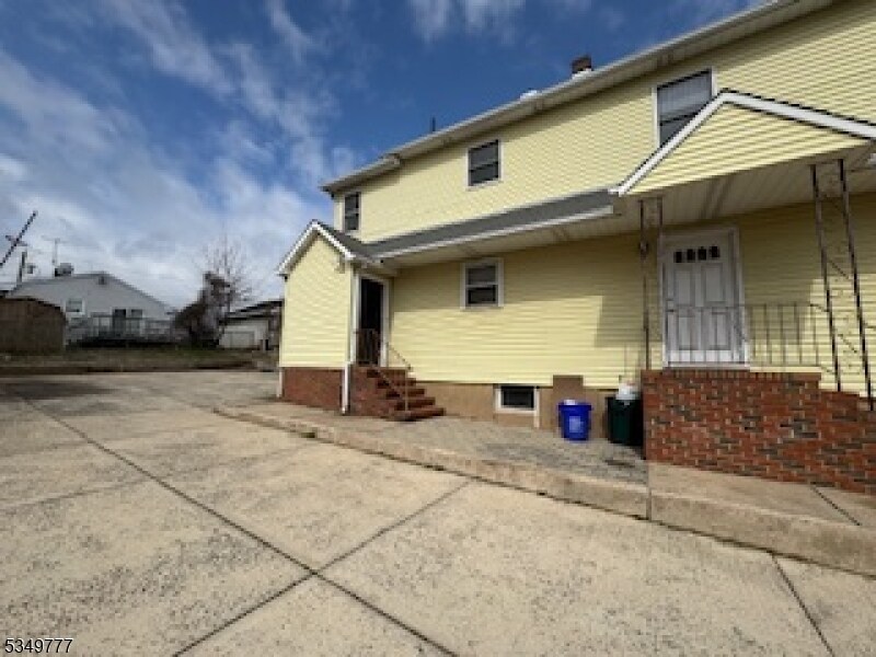 Foto principal - 156 S 7th Ave