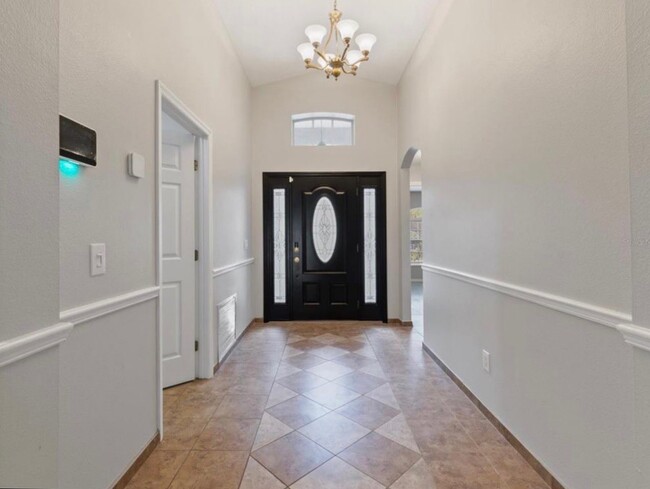 Foto del edificio - 5725 Hawklake Rd