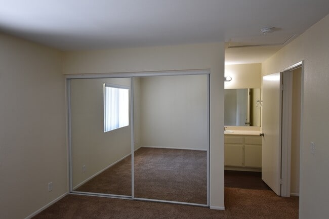 Building Photo - Mountain Vista Apartments
